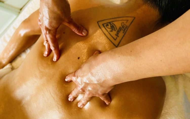 Ayurvedic massage with oils